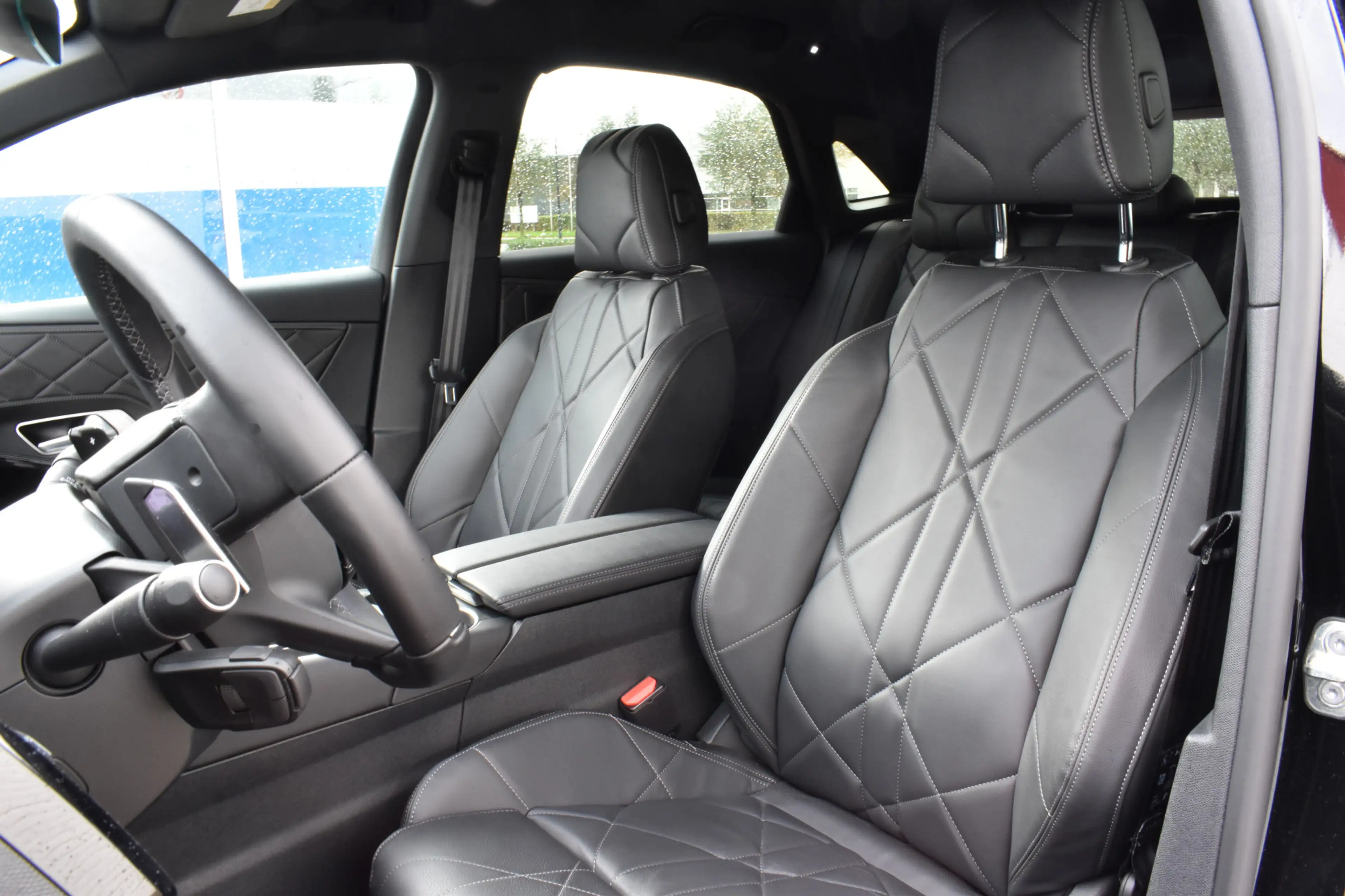DS Automobiles DS 7 E-Tense 225 Rivoli Leder | Navi | — photo 2
