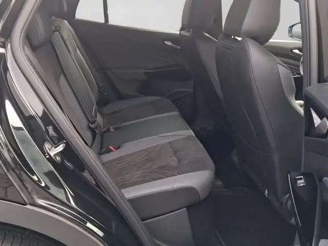 Volkswagen Id.5 view 6