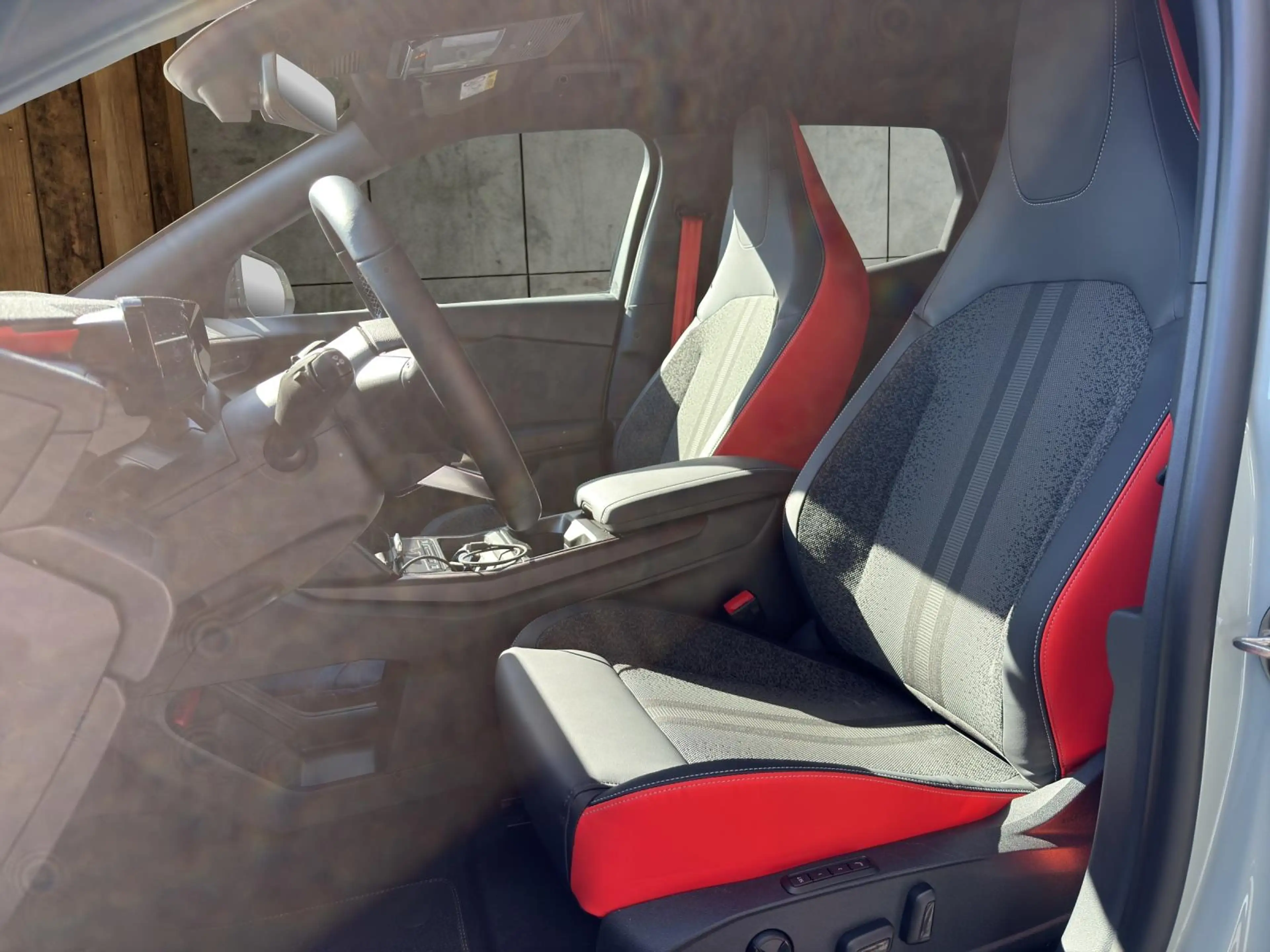 Ford Explorer Collection Extended Range RWD 79 kWh — photo 15