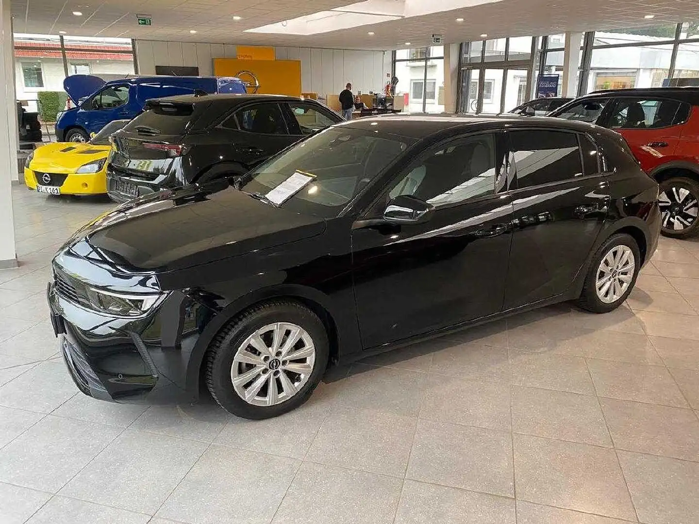 Opel Astra L Lim. 5-trg. Business Elegance Noir - 1