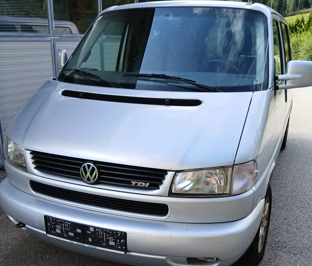 Volkswagen T4 Caravelle Caravelle 2-3-2 Coach Syncro 2,5 TDI Silber - 1