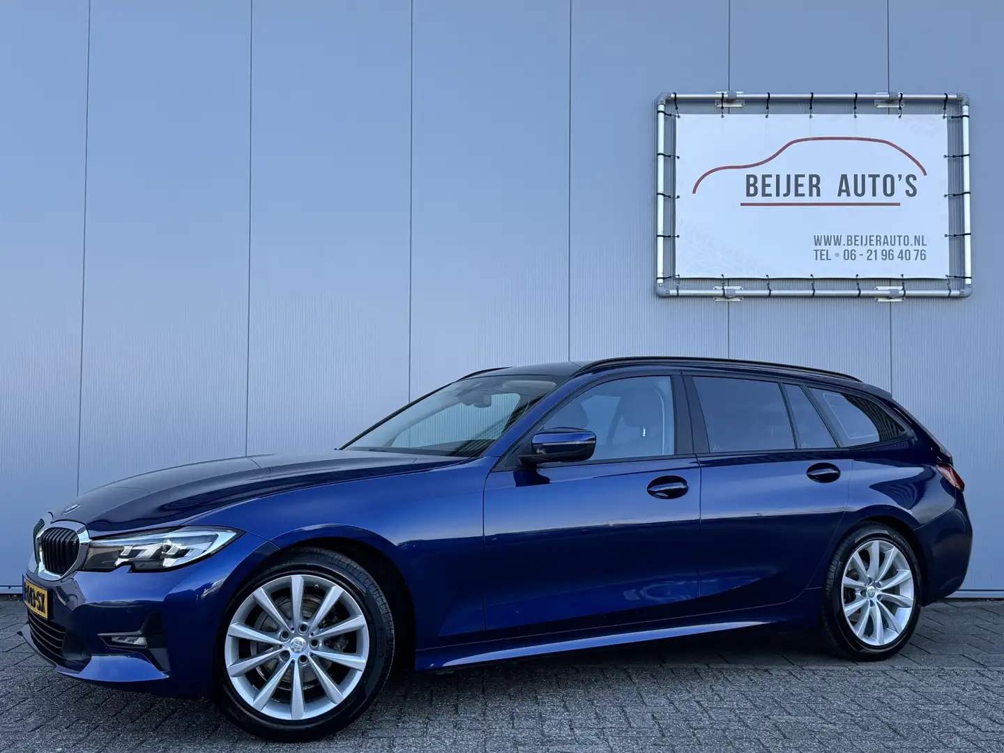 BMW 318 3-serie Touring 318d High Executive Automaat Apple Blauw - 1