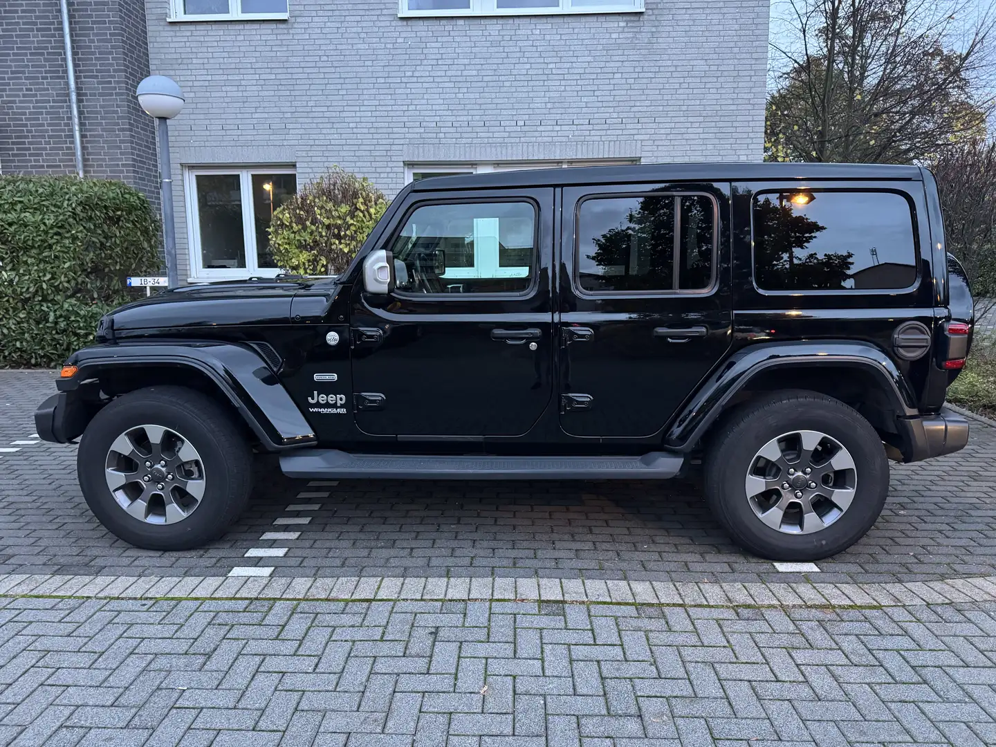 Jeep Wrangler Wrangler Unlimited 2.2 CRDi AWD Sky Sahara Noir - 2