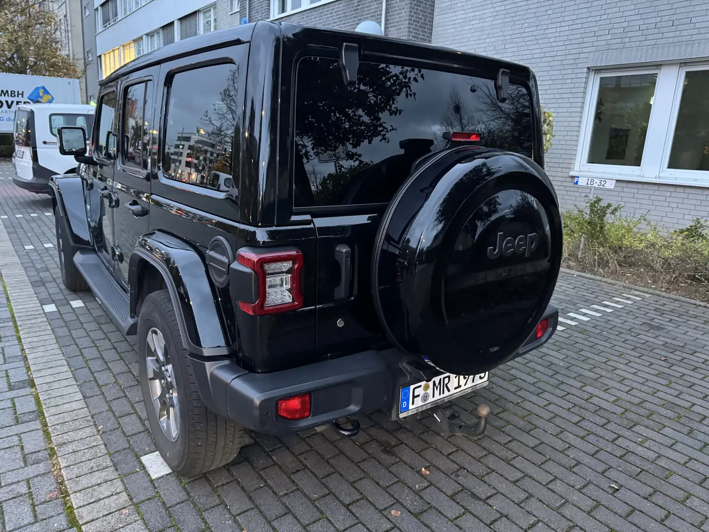 Jeep Wrangler Wrangler Unlimited 2.2 CRDi AWD Sky Sahara Noir - 1