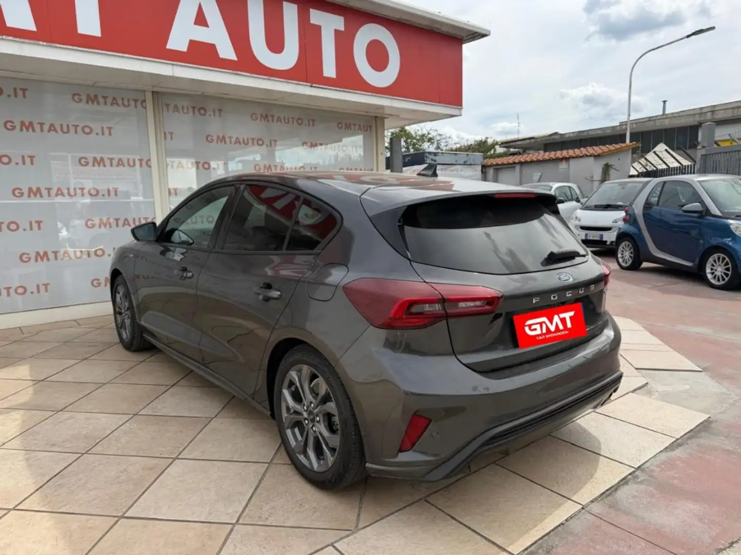 Ford Focus 1.0 ECOBOOST HYBRID 125CV ST-LINE FARI FULL LED Gris - 2