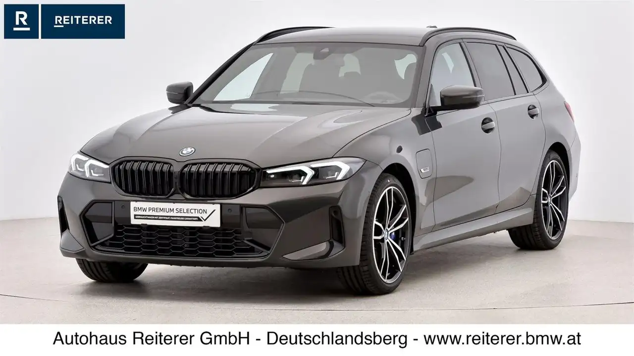 BMW 330 Break in Grijs tweedehands in Deutschlandsberg voor € 58.490,-