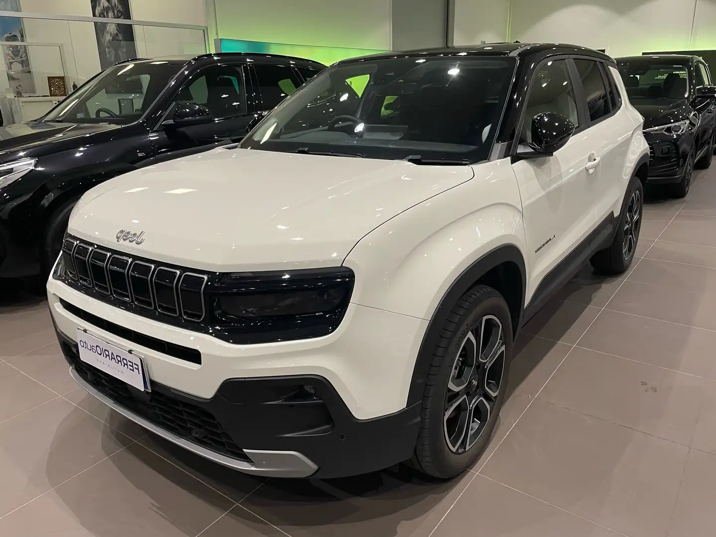 Jeep Avenger Avenger e-hybrid mhev Summit 110cv edct6 Weiß - 1