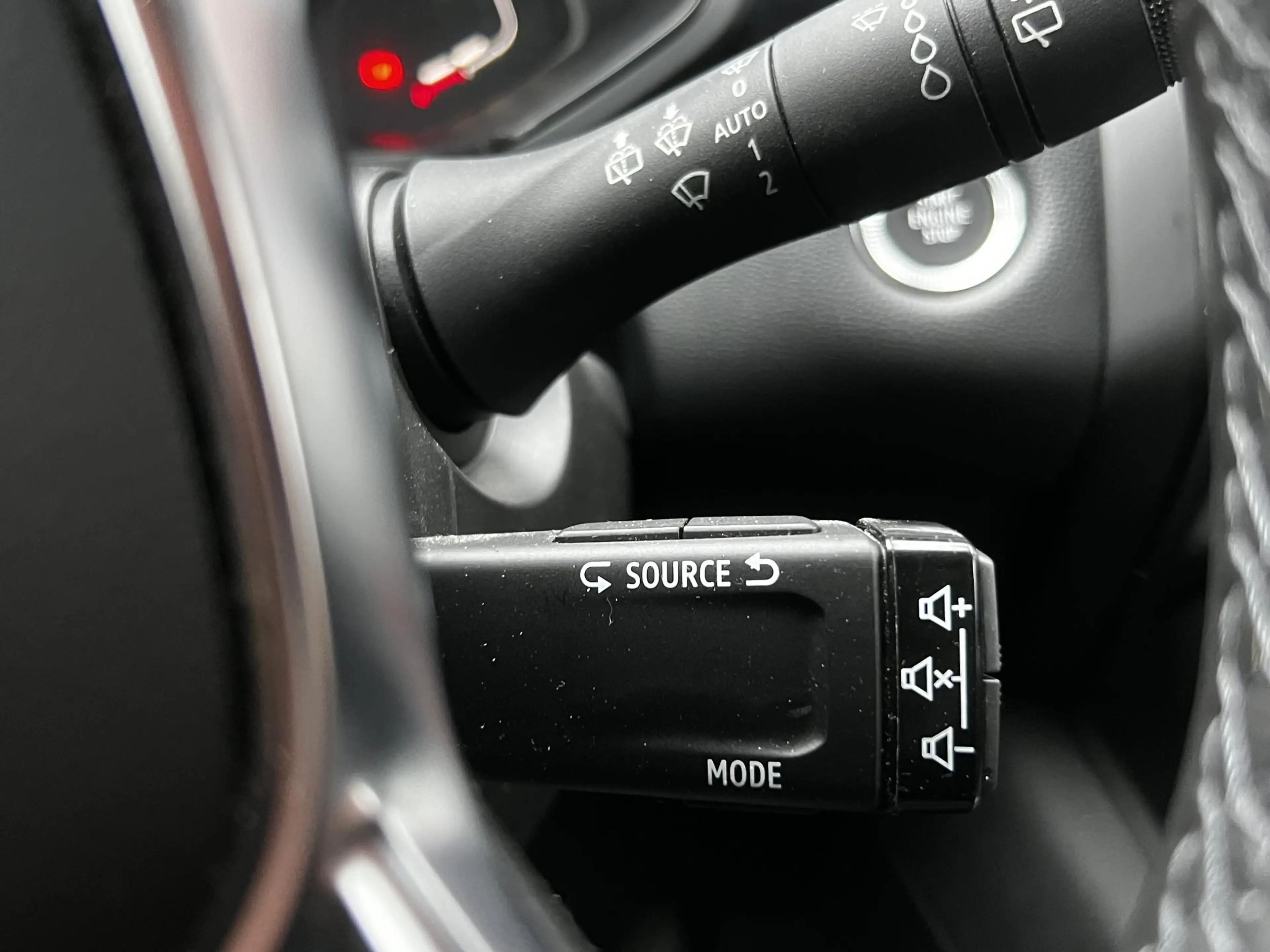 Renault Captur 1.6 E-Tech Hybrid 145 Rive Gauche | Apple Carplay — photo 23