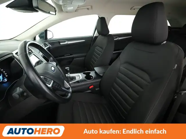 Ford Mondeo view 10