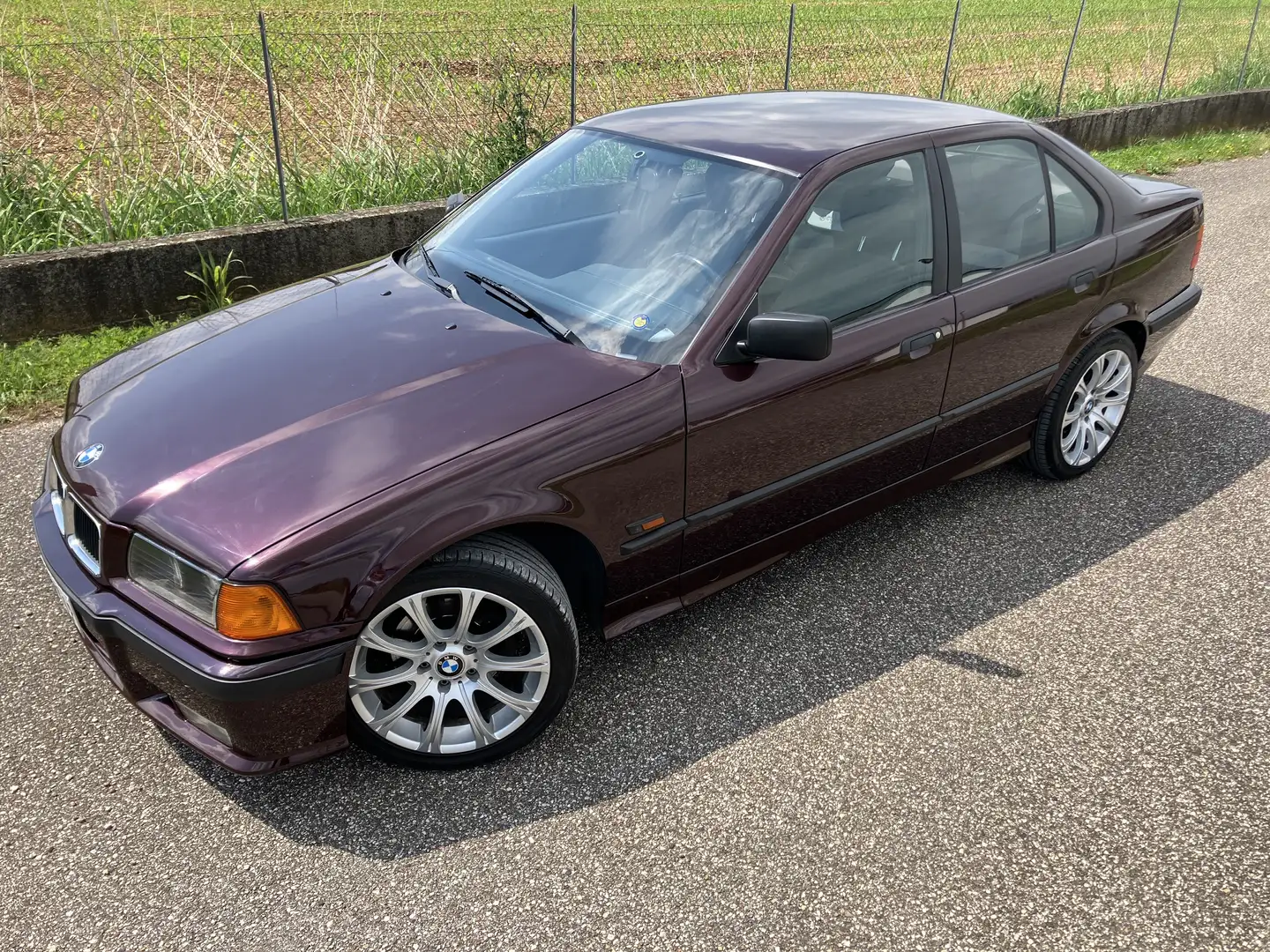 BMW 320 320i E36 - 1