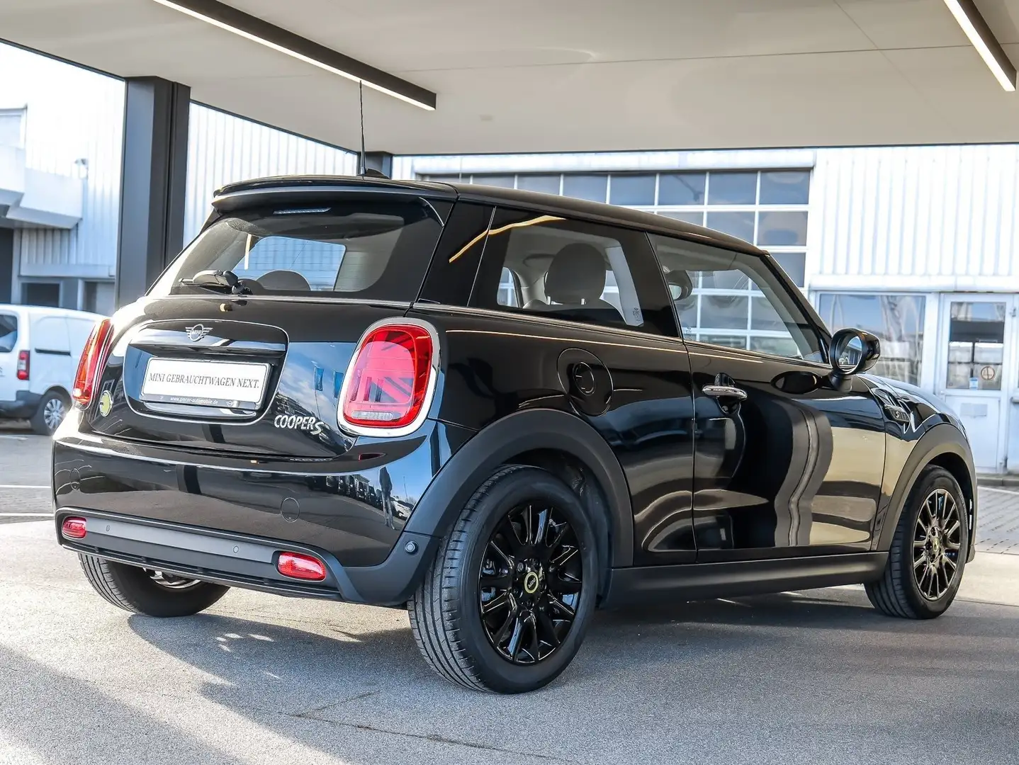 MINI Cooper SE NAVI LED PDC V+H DAB Tempomat Klima Schwarz - 2