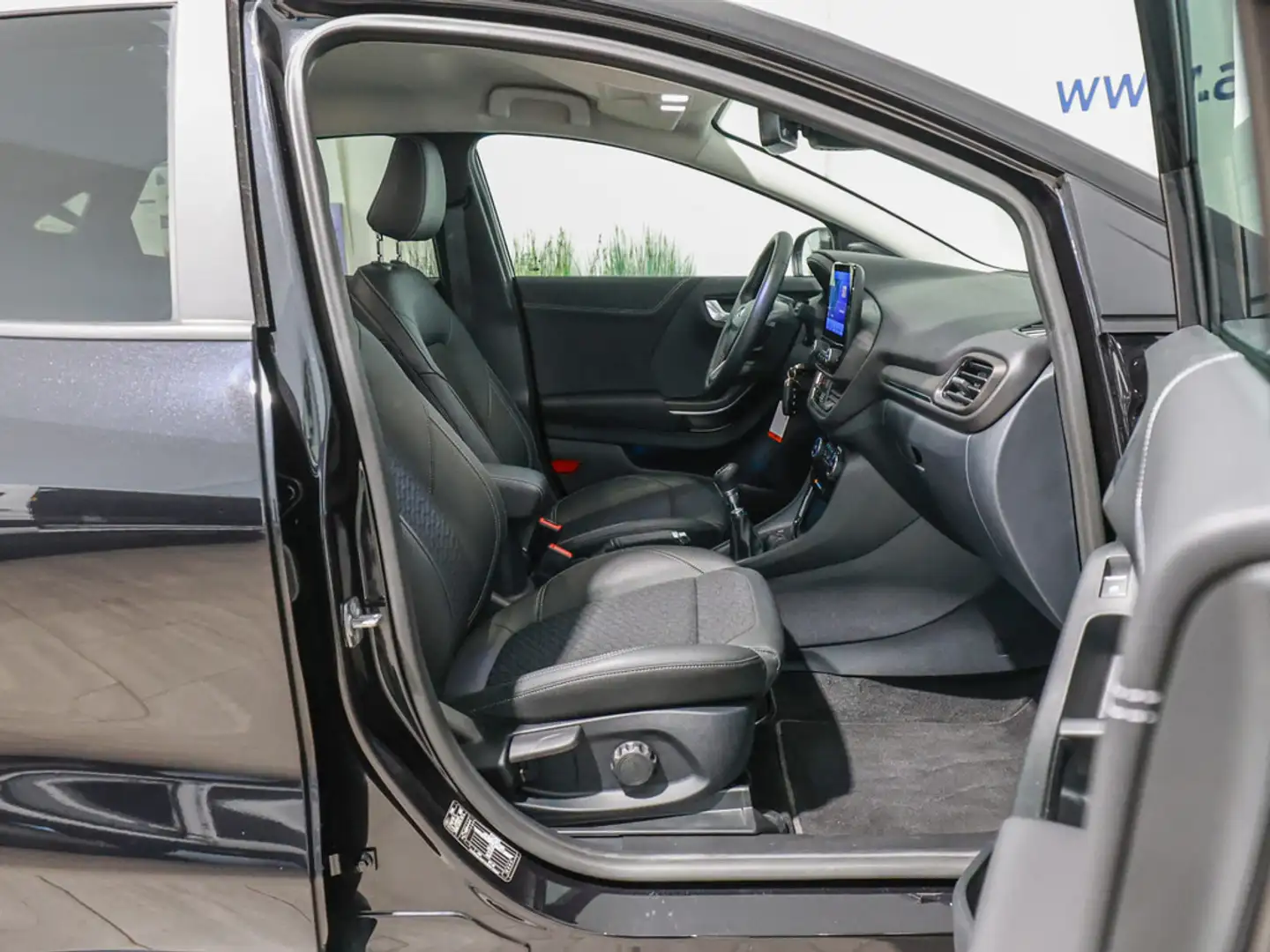 Ford Puma Titanium X 1.0l EcoBoost MildHybrid +GJR Schwarz - 2