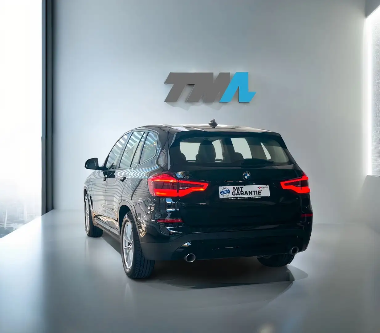 BMW X3 xD30e Sport-Autom.KAMERA AHK HeadUp HiFi Schwarz - 2