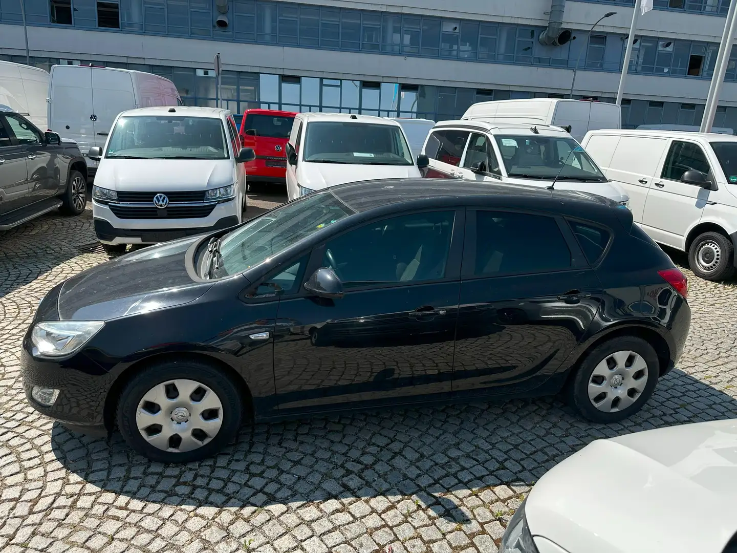 Opel Astra 1.4 Turbo Edition Schwarz - 1