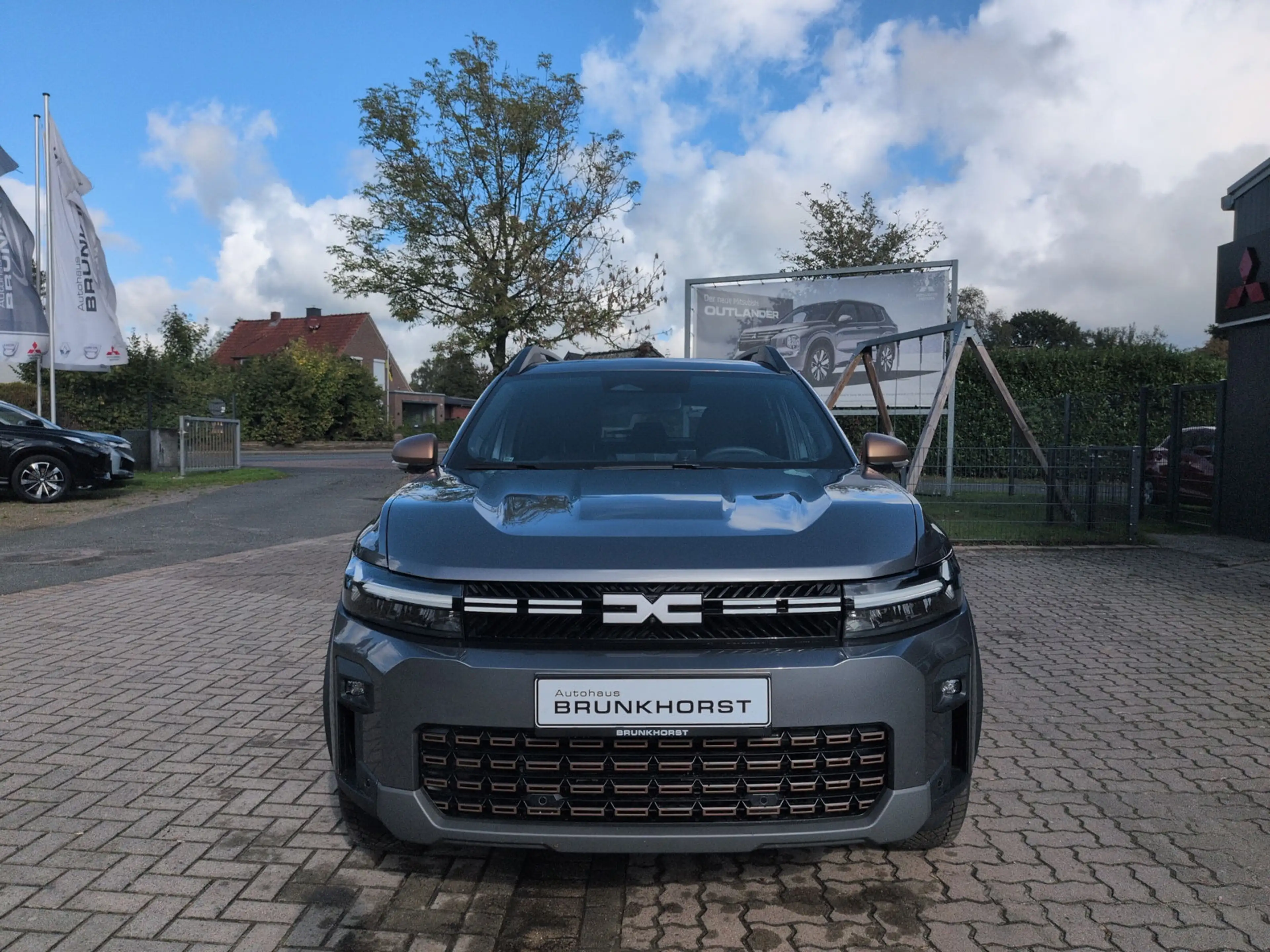 Dacia Bigster hybrid-G 150 EDC 4x4 Extreme Pano+LKHZ+SHZ+PDC+RFK — photo 3