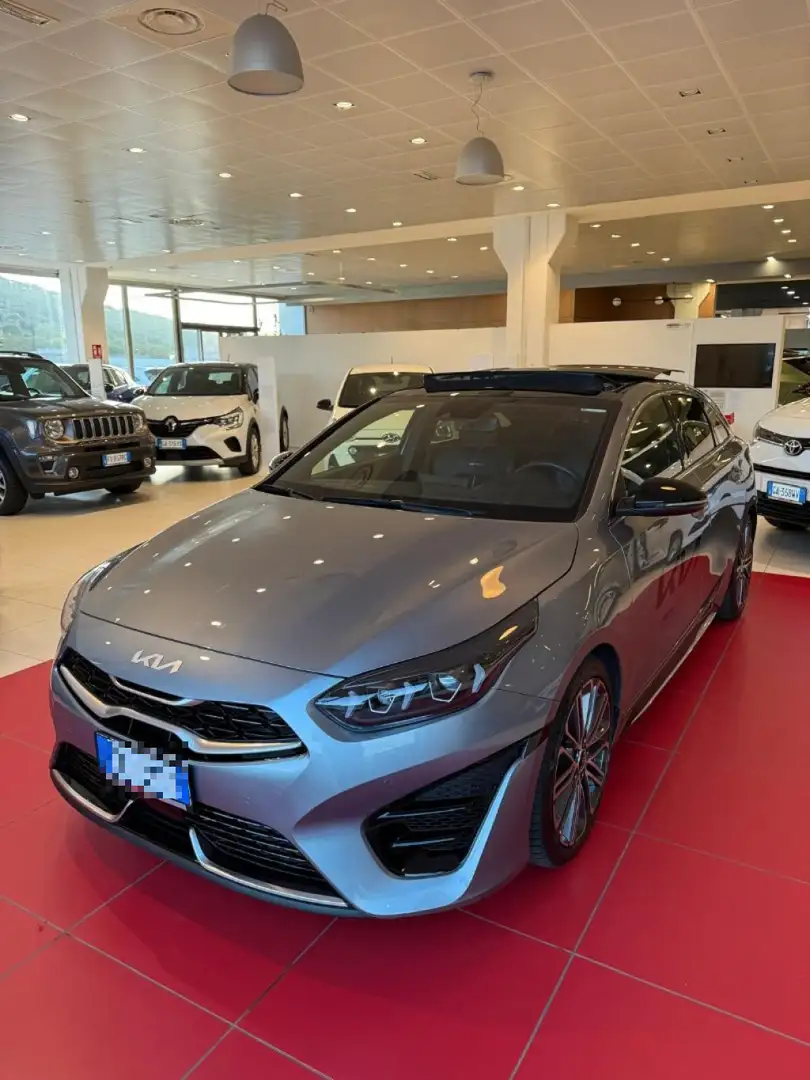 Kia Proceed 1.5 T-GDI MHEV DCT GT Line siva - 1