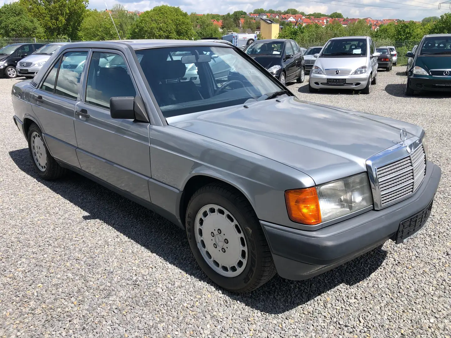 Mercedes-Benz 190 E 1.8 4-Gang*ABS*SHD*HU/AU NEU*1.Hand* Grau - 2