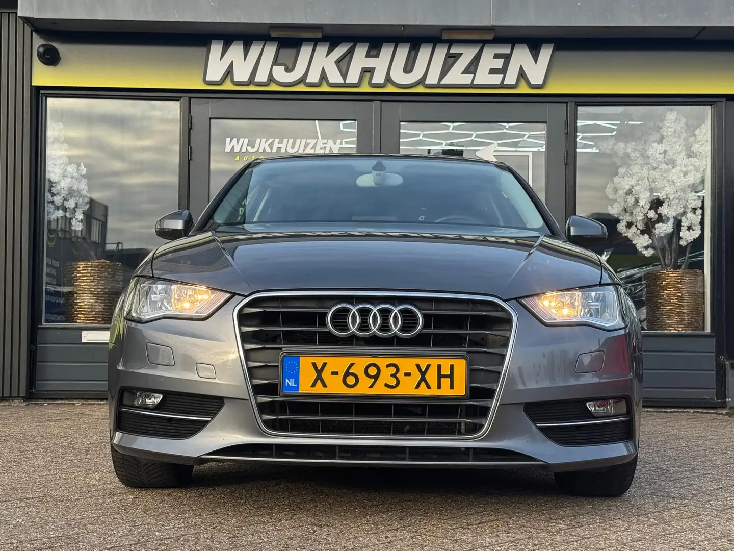 Audi A3 1.4 TFSI Ambition Pro Line plus Automaat met Clima Gris - 2