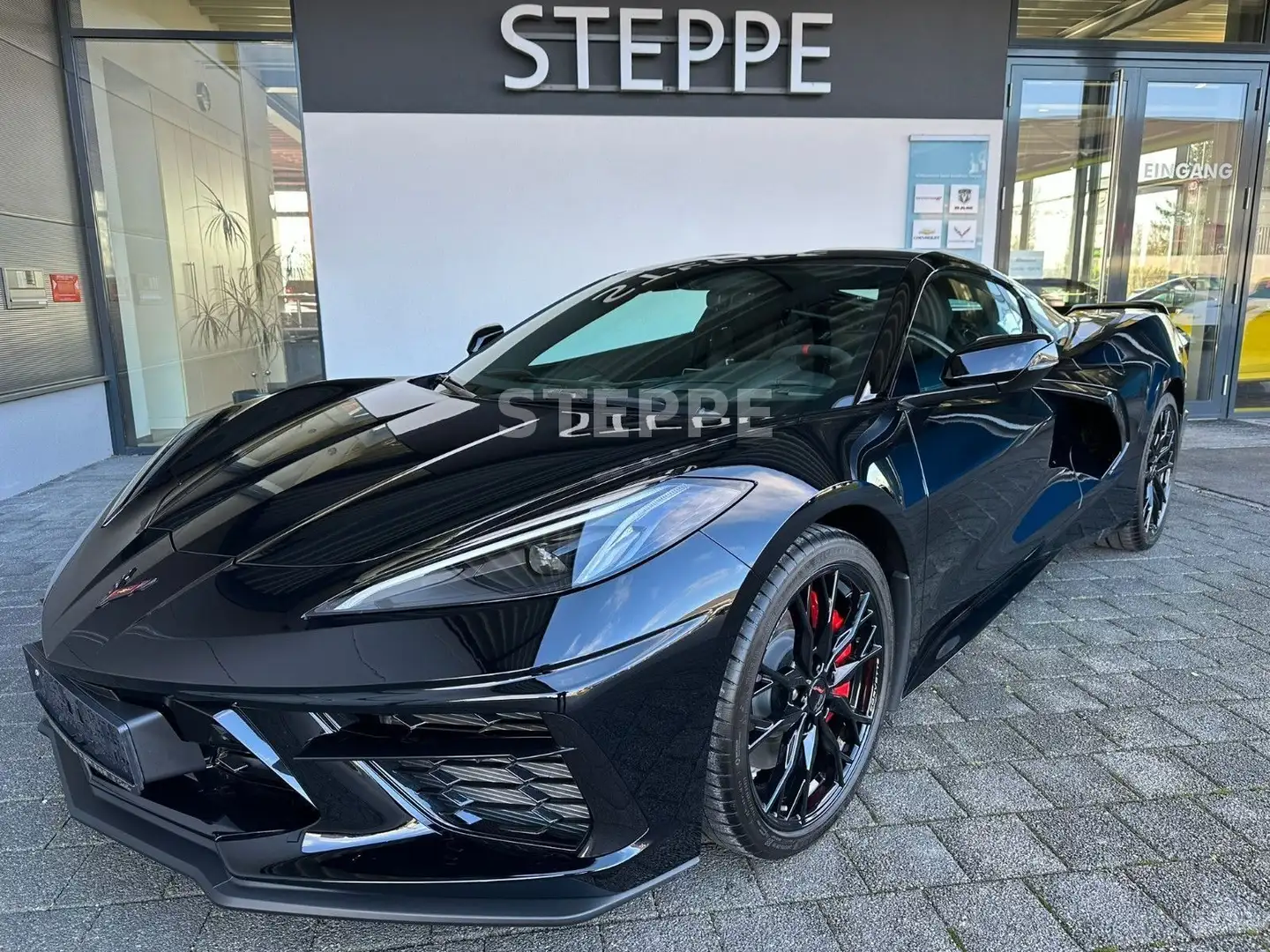 Corvette C8 Stingray Coupe 6,2 V8 3LT Europamodell Schwarz - 1