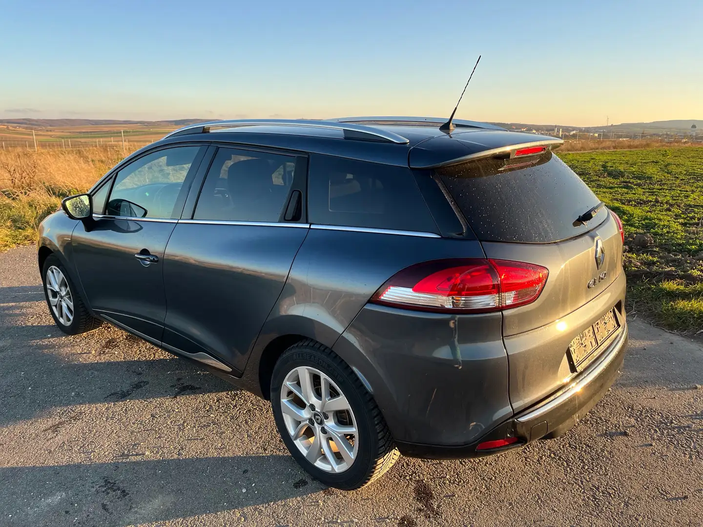 Renault Clio Clio Grandtour Energy TCe 90 Limited Limited Grau - 2