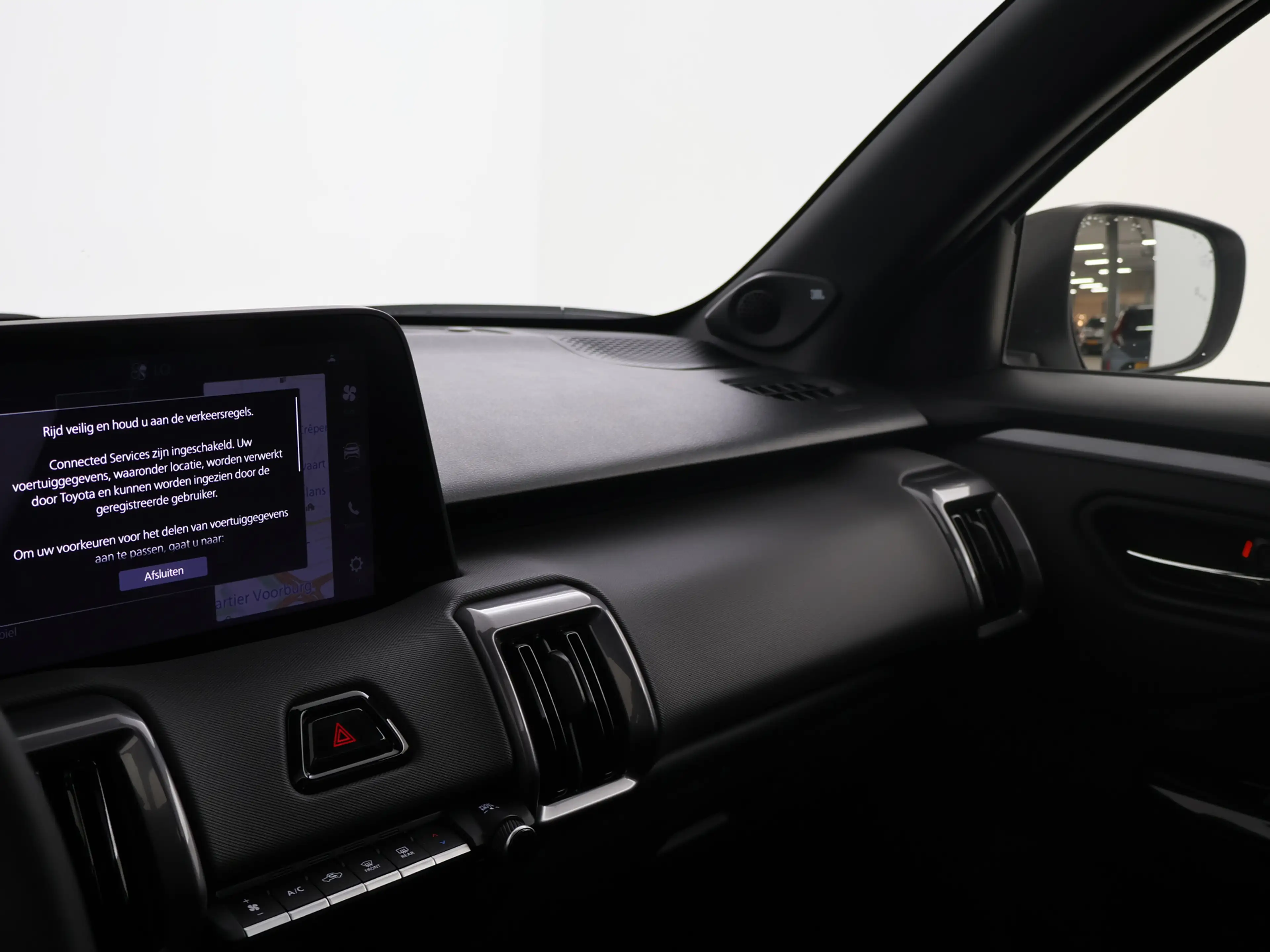 Toyota Urban Cruiser Executive 61 kWh I Navigatie I 360 graden camera I — photo 6