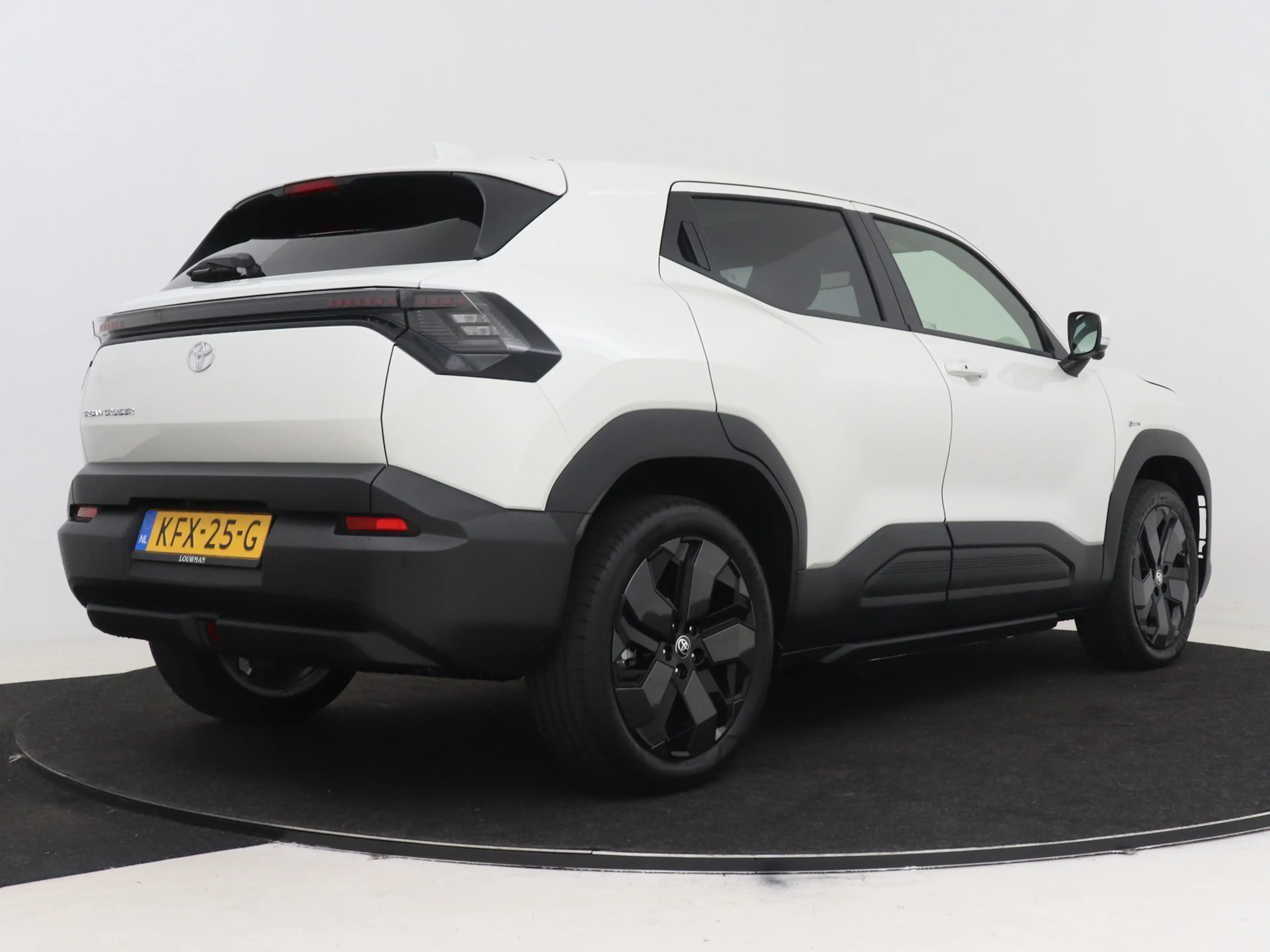 Toyota Urban Cruiser Executive 61 kWh I Navigatie I 360 graden camera I — photo 2