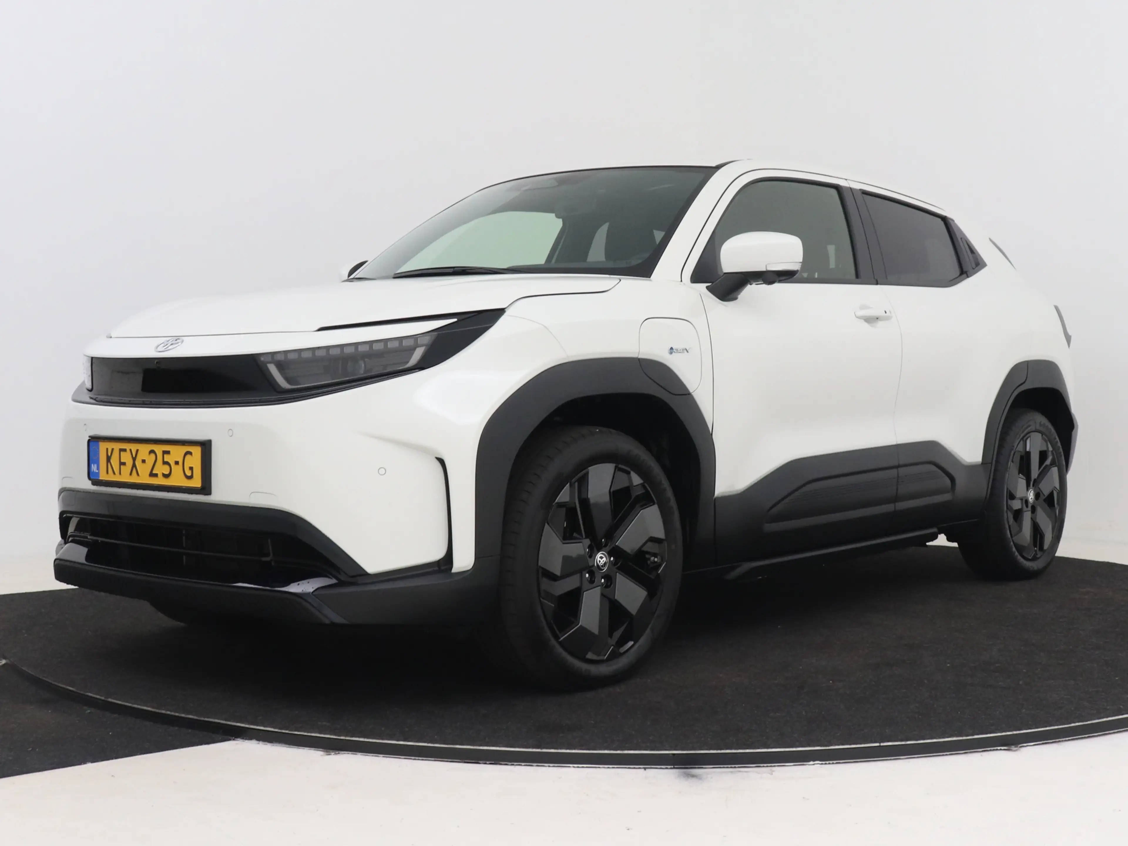 Toyota Urban Cruiser Executive 61 kWh I Navigatie I 360 graden camera I