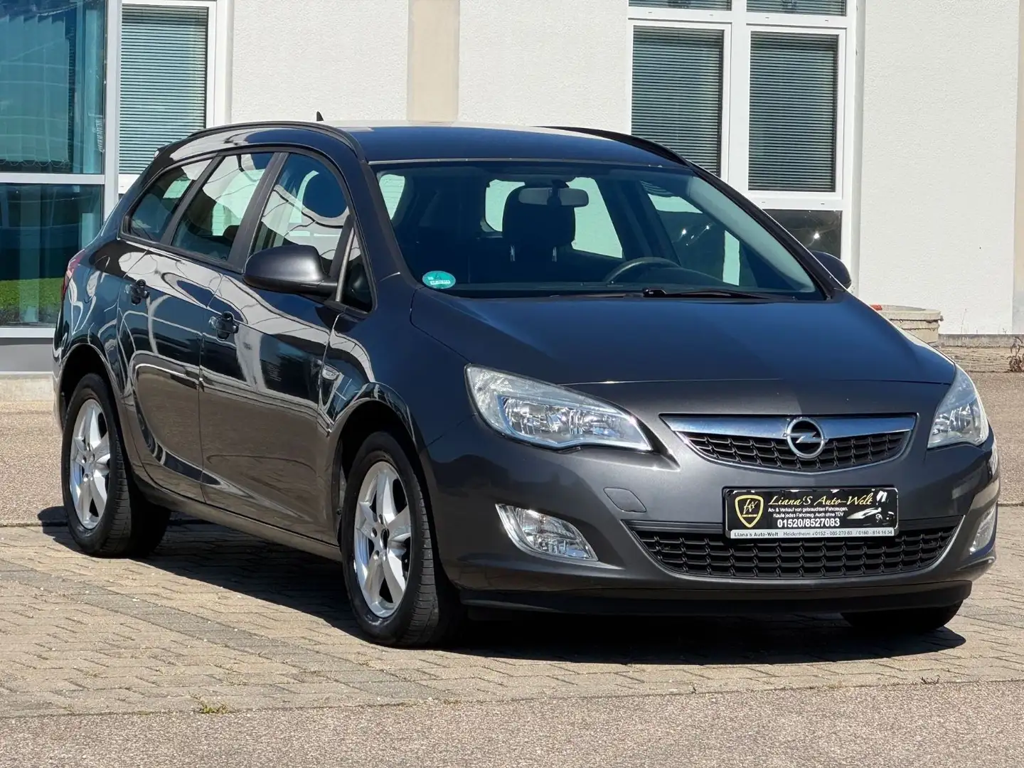 Opel Astra J Sports Tourer Edition Navi Tüv/Au 09.26 Grau - 1