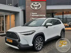 Toyota Corolla Cross Getinte ramen, Inductieladen voor smartphones, Alarm, Lendensteun, LED verlichting, Lichtmetalen velgen, Garantie, Regensensor
