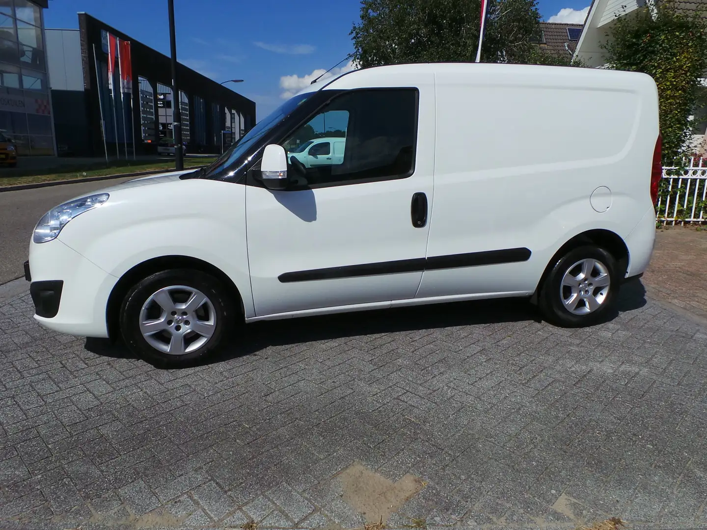 Opel Combo 1.6 CDTi 105pk L1H1 Sport Airco,Cruise,Pdc,Stoelve Wit - 1