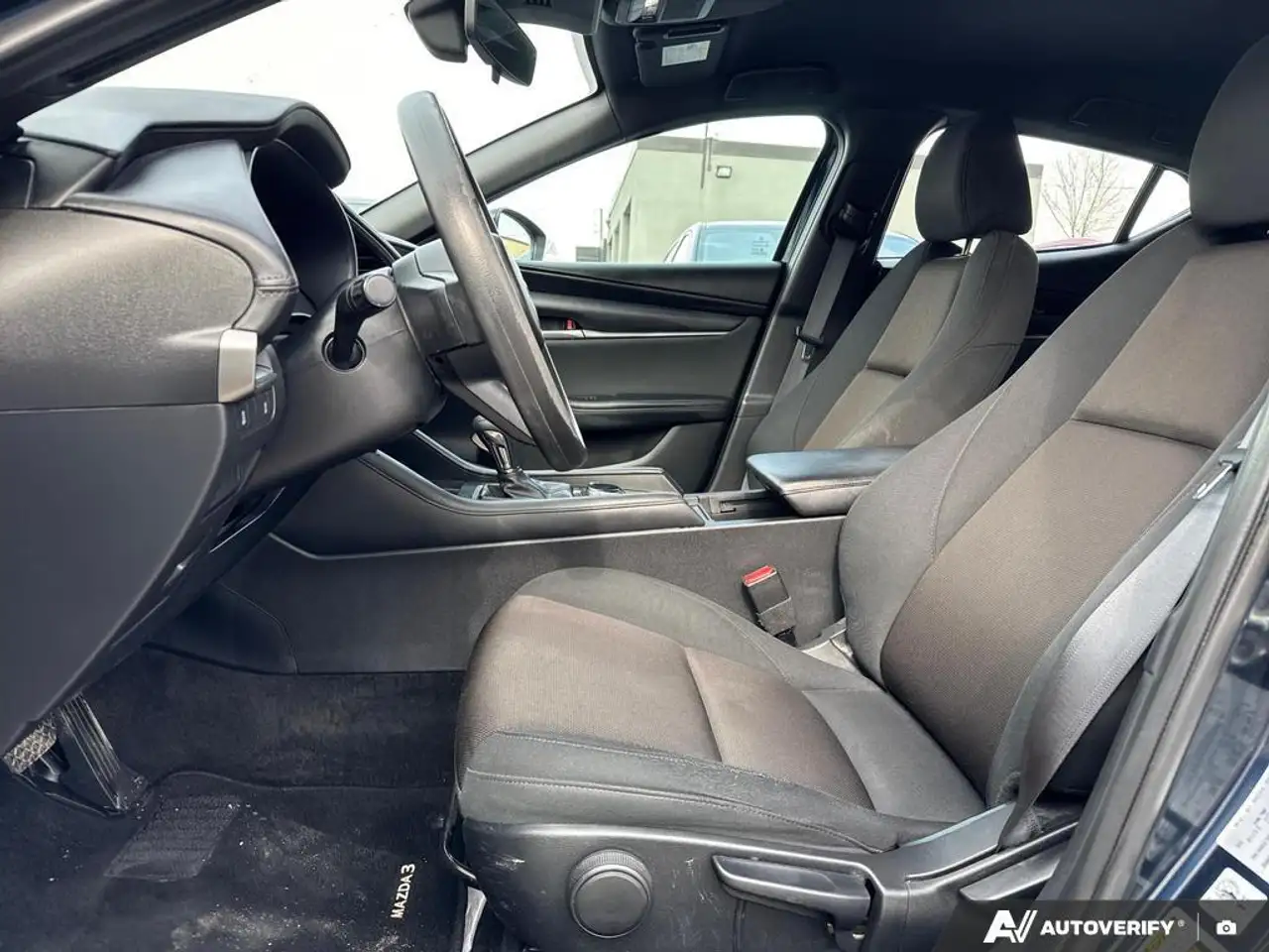 Mazda 3 снимка Mazda 3