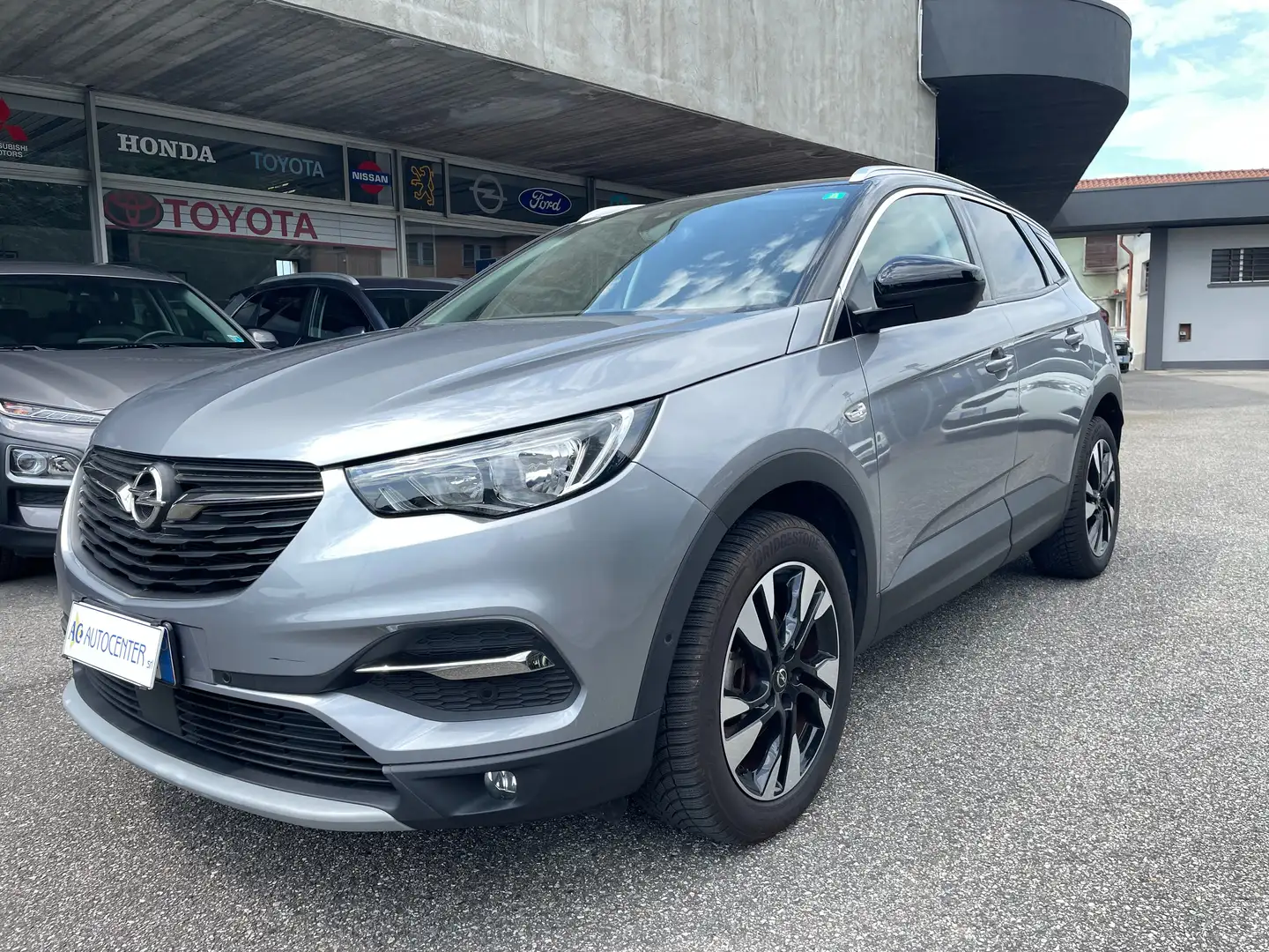 Opel Grandland X Grandland X 1.5 ecotec Innovation s&s 130cv at6 Gris - 1