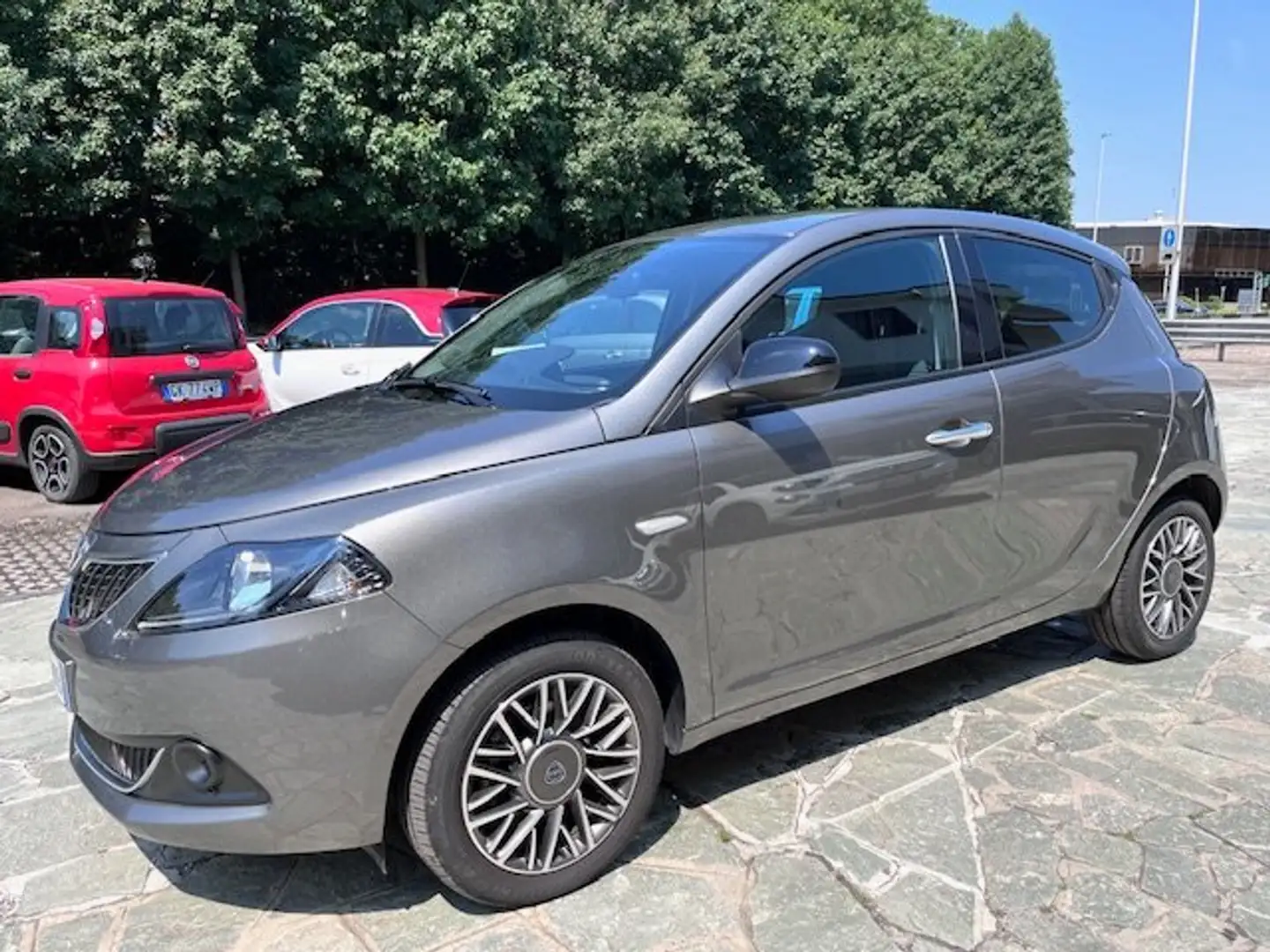 Lancia Ypsilon Ypsilon 1.0 firefly hybrid Gold Plus Grigio - 1