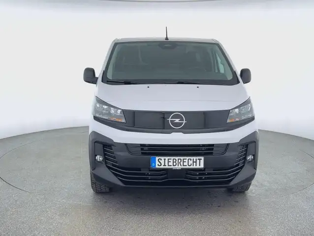 Opel Vivaro view 2