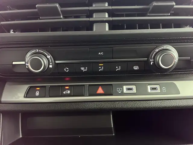 Opel Vivaro view 12
