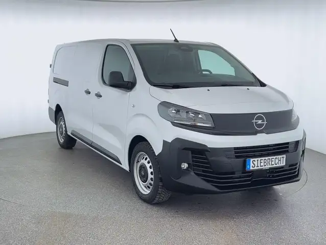 Opel Vivaro view 3