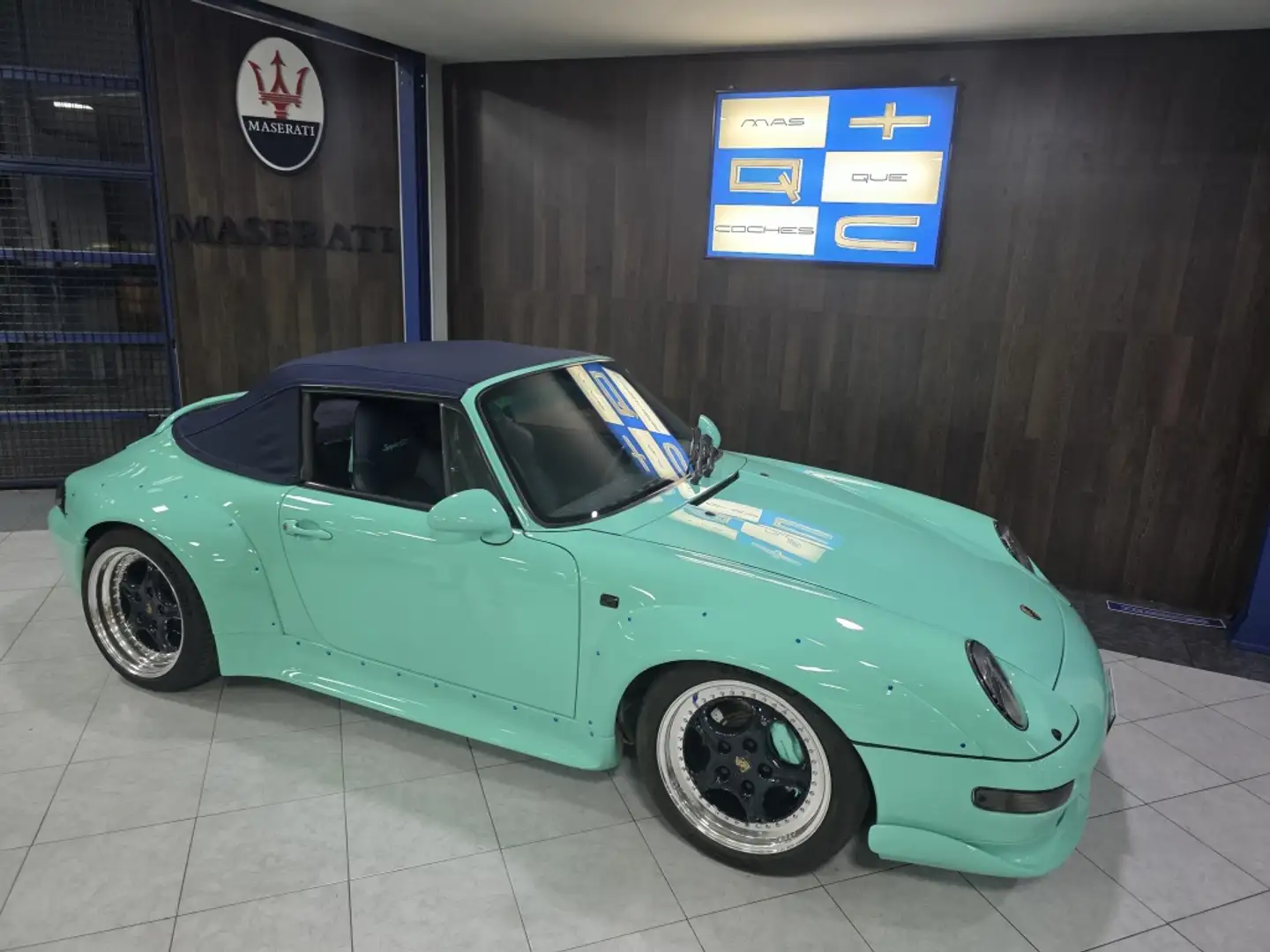 Porsche 993 Carrera Cabrio Verde - 2