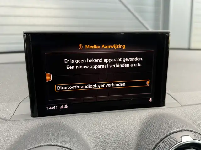 Audi Q2 view 18