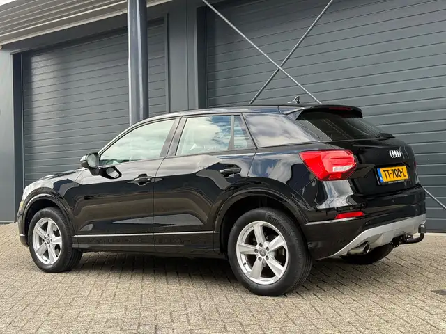 Audi Q2 view 13