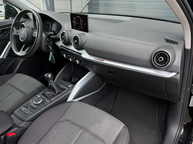 Audi Q2 view 12