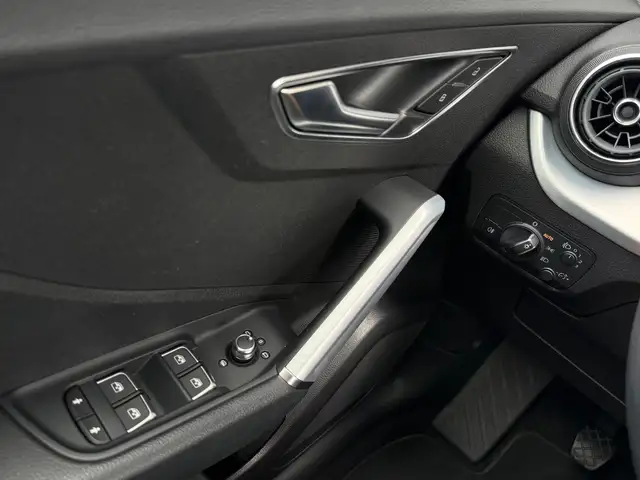Audi Q2 view 15