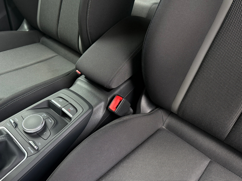 Audi Q2 1.0 TFSI Sport Pro Line, NL Auto, Climate, Trekhaa — photo 24