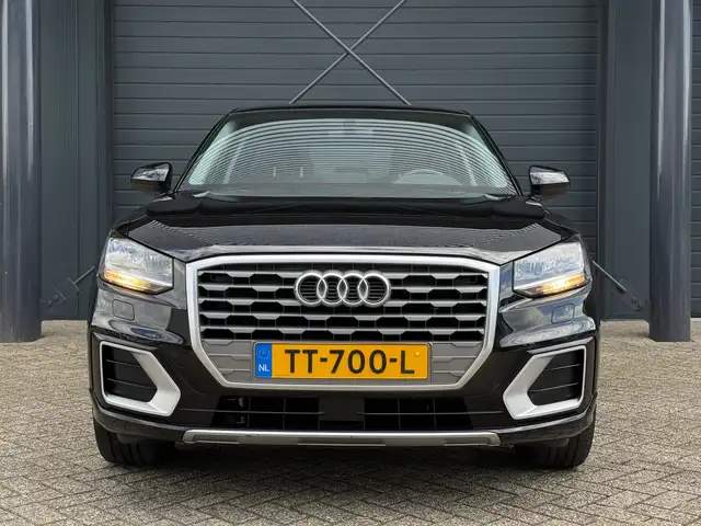 Audi Q2 view 28