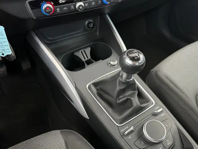 Audi Q2 view 21