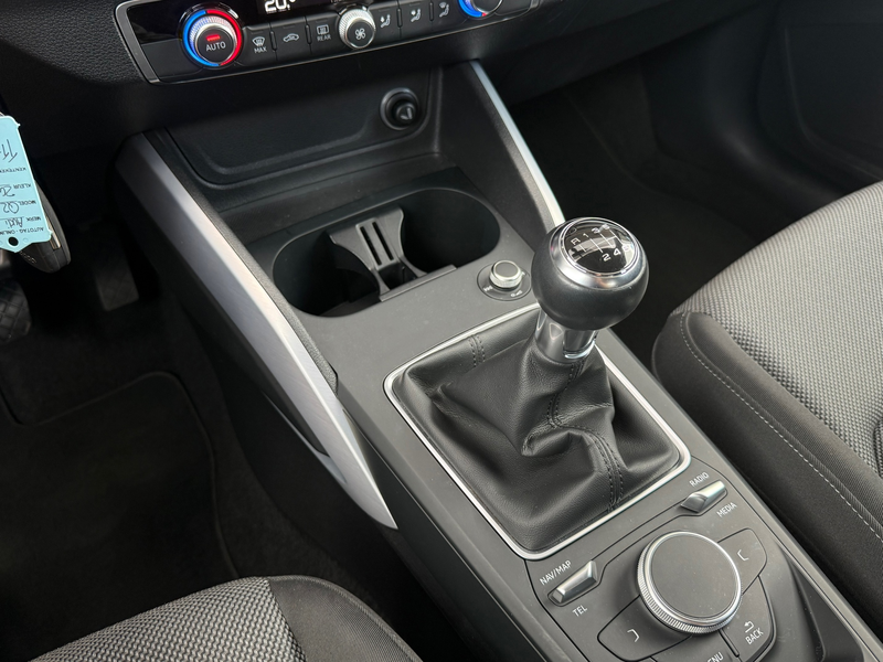 Audi Q2 1.0 TFSI Sport Pro Line, NL Auto, Climate, Trekhaa — photo 21