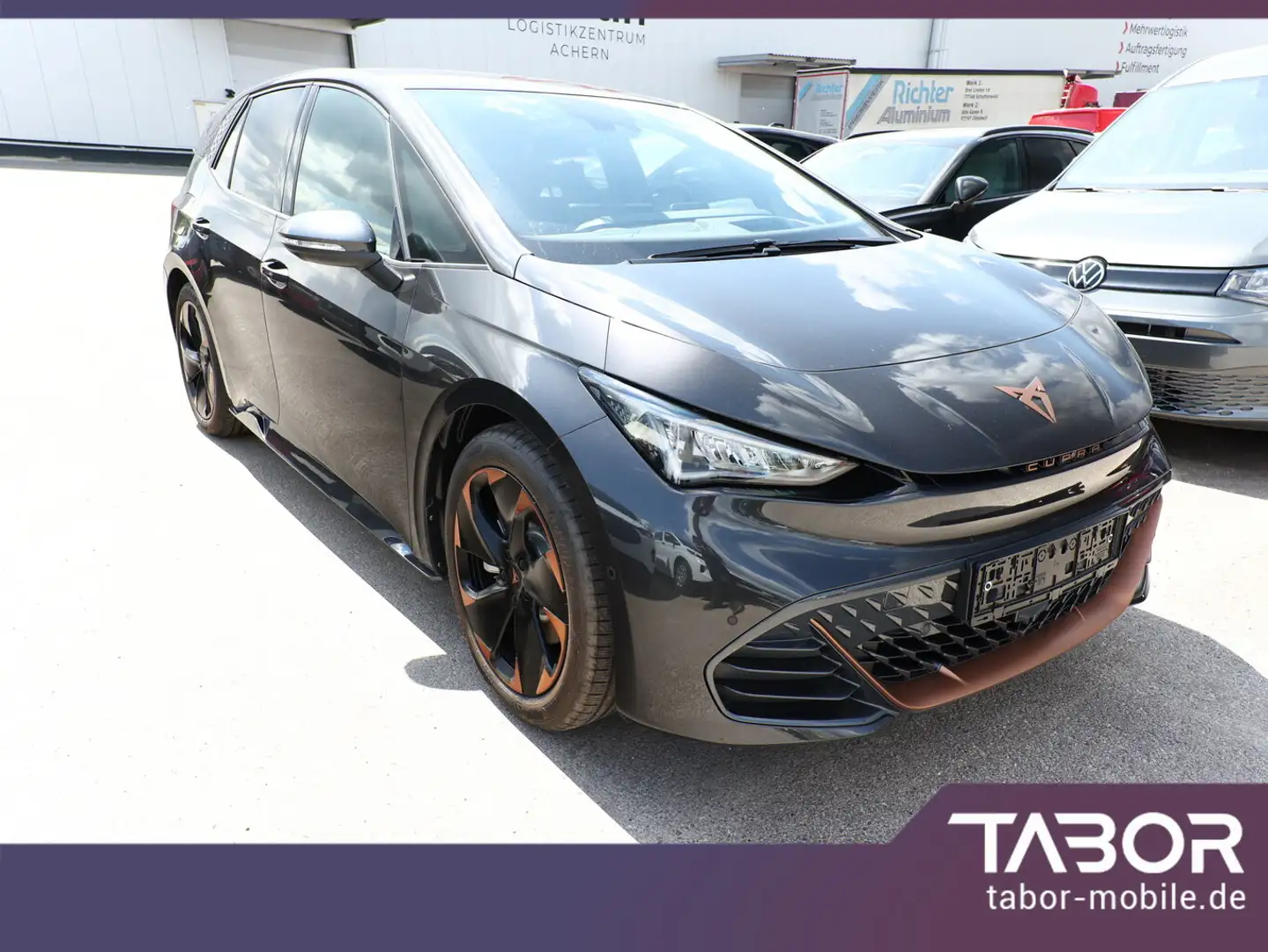 CUPRA Born 77kWh 231 PilotM+ Nav ACC Kessy AR-HUD 19Z Šedá - 2