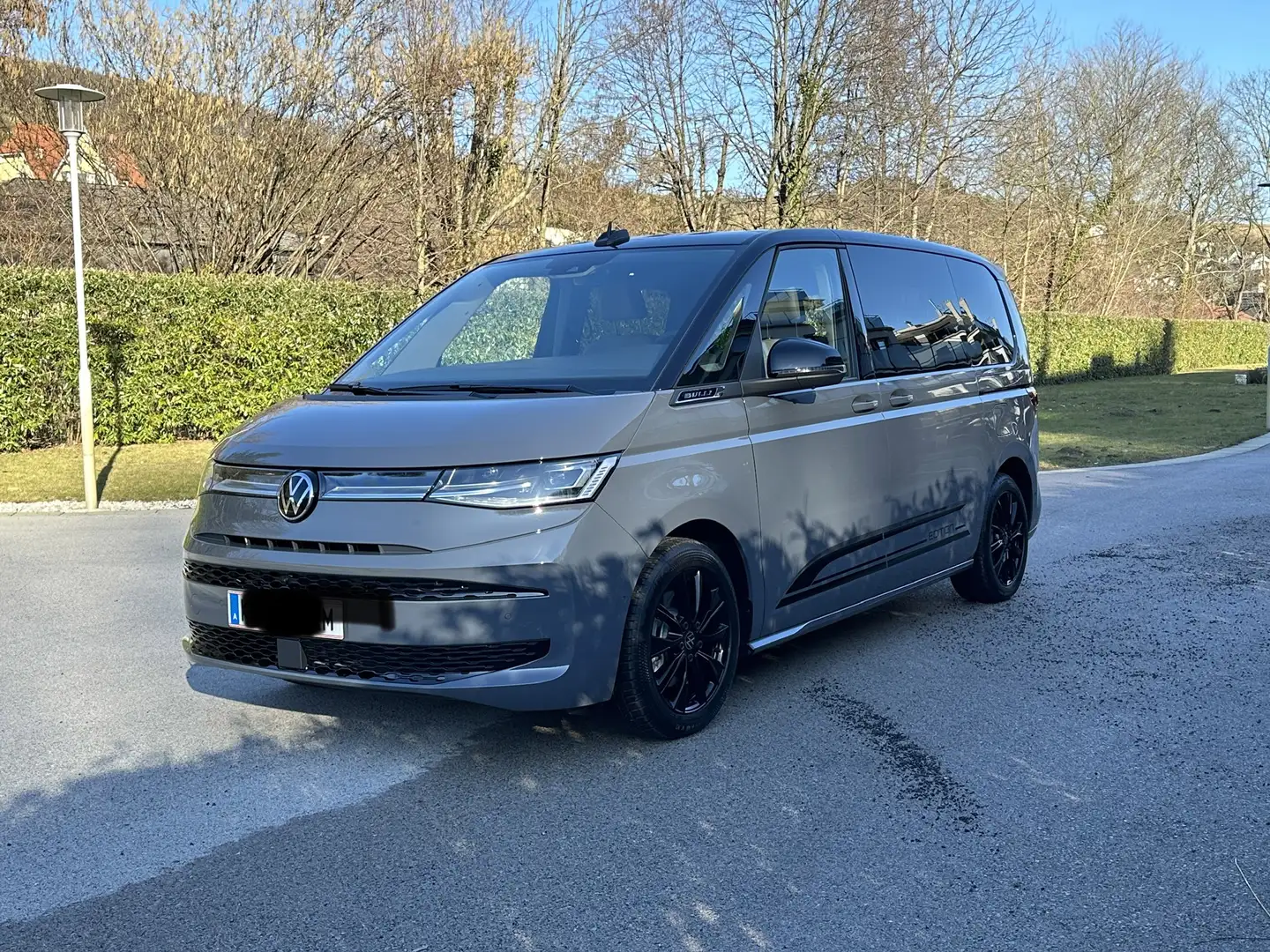 Volkswagen T7 Multivan 2,0 TDI Edition - 1