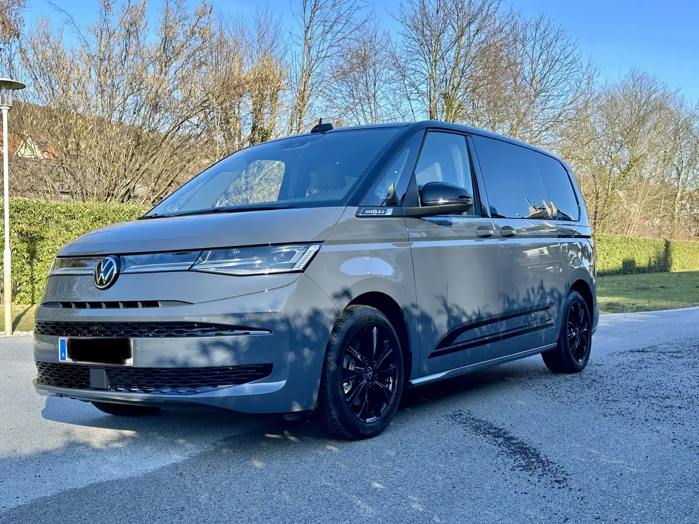 Volkswagen T7 Multivan 2,0 TDI Edition - 2