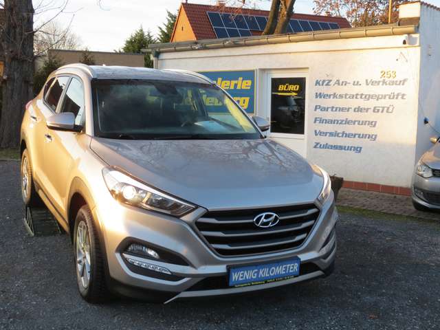 Imagine Hyundai TUCSON Intro Edition 4WD Aut.!! 2.Hd. Erst 67Tkm!