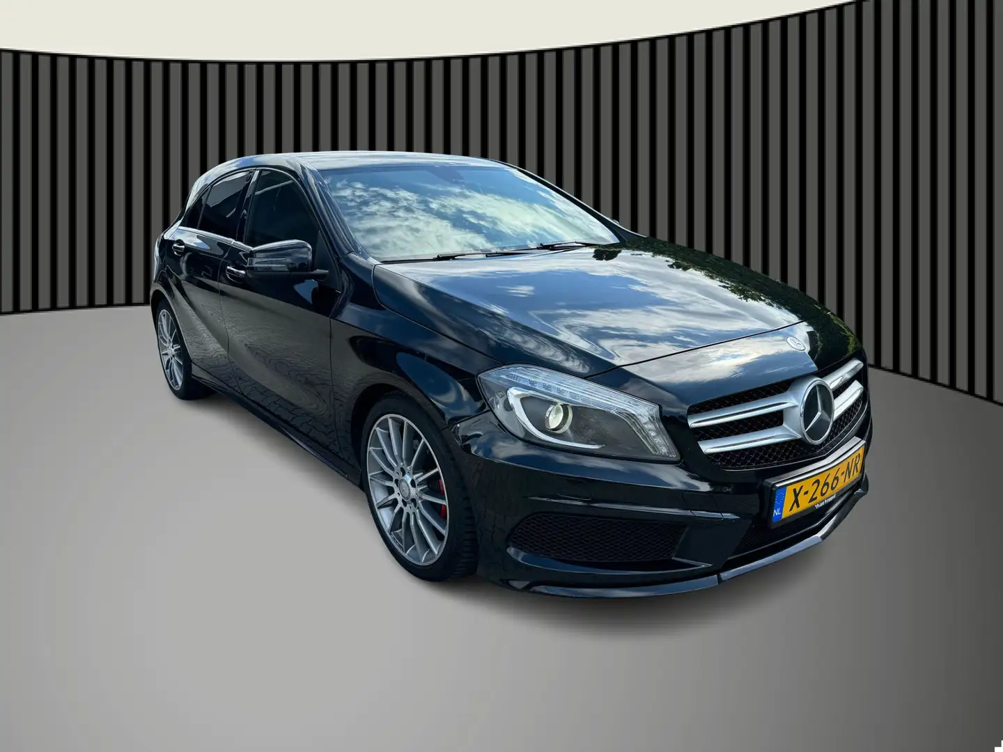 Mercedes-Benz A 180 amg pakket camera, airco, stoelverw Negro - 1